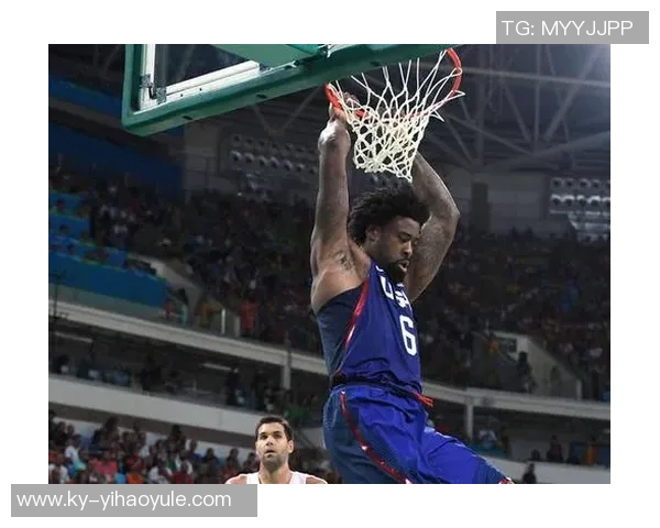 小乔丹内线强势补篮得手并成功加罚展现绝佳状态 小乔丹内线强势补篮得手并成功加罚展现绝佳状态