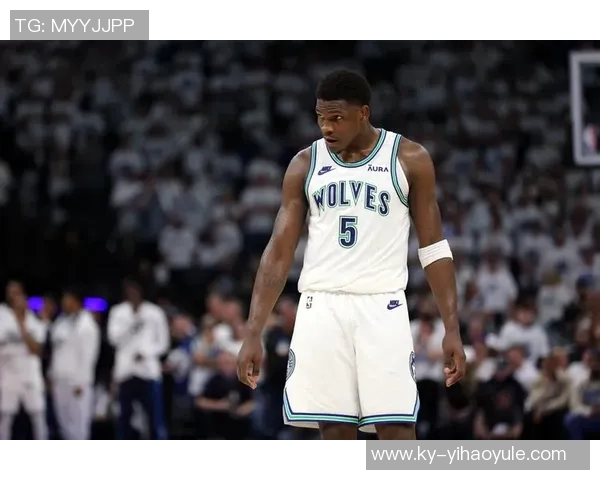 爱德华兹单节狂砍17分全场30分助球队掀起胜利浪潮 爱德华兹单节狂砍17分全场30分助球队掀起胜利浪潮